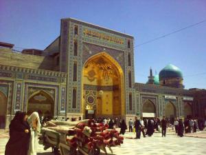 iran_holy_shrine_handy_1.jpg