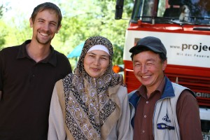 kirgistan_driver_and_woman.jpg